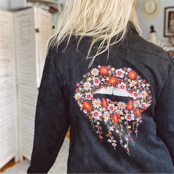 Savanna Jane | Faux Suede Black Floral Kiss Moto Jacket - Picture 2 of 7